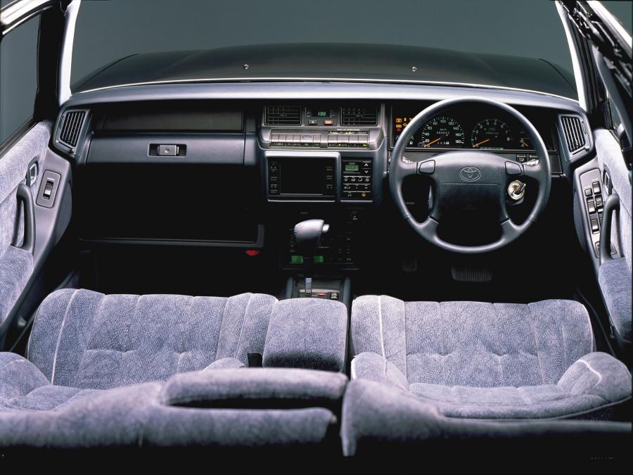 Торпедо Toyota Crown Sedan 1991 года  (фото 7 из 9)